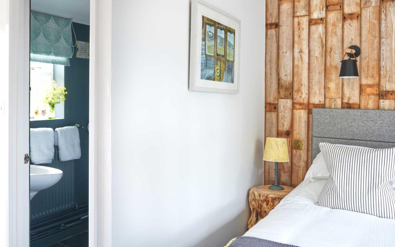 Bed and Breakfast Bird & Carter Fonthill Fonthill Bishop Экстерьер фото
