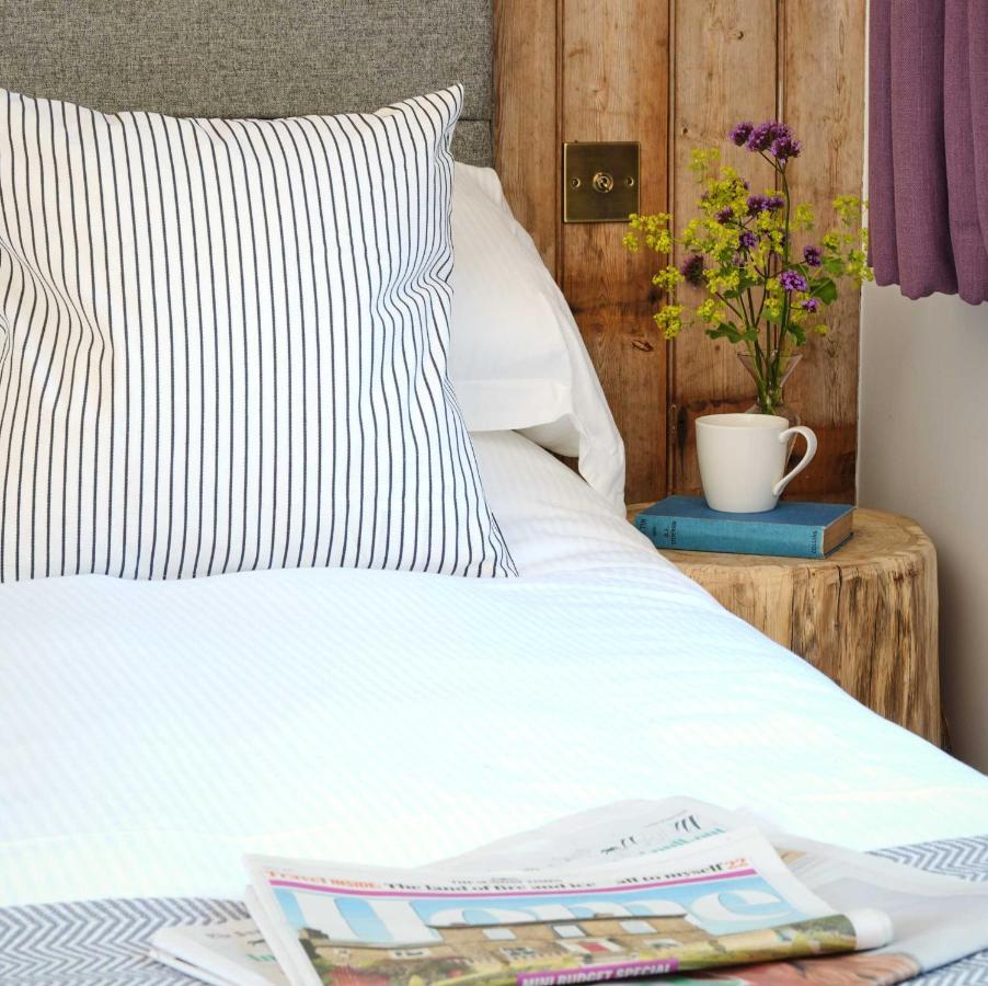 Bed and Breakfast Bird & Carter Fonthill Fonthill Bishop Экстерьер фото