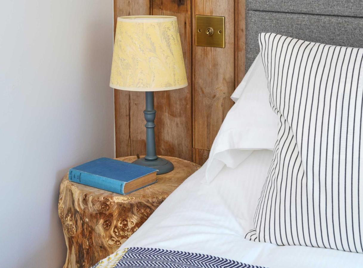 Bed and Breakfast Bird & Carter Fonthill Fonthill Bishop Экстерьер фото
